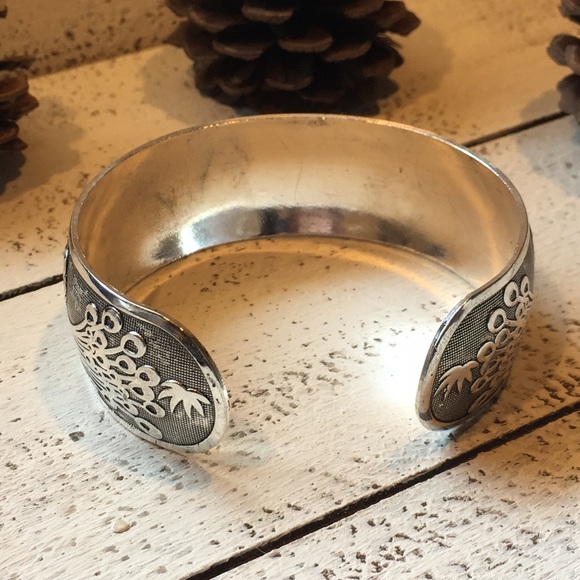 Peacock Tibetan Bangle Bracelet - Picture 7 of 7